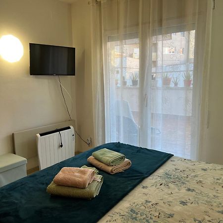 Comode Apartament Al Bell Mig De Girona Ngoại thất bức ảnh