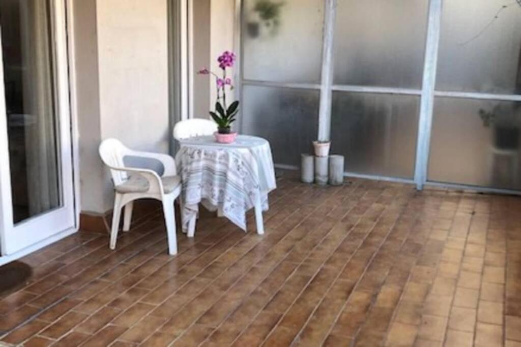 Comode Apartament Al Bell Mig De Girona Ngoại thất bức ảnh